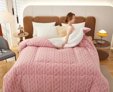 Lamb-Plush-Super-Warm-Blanket-Wi-3.jpg